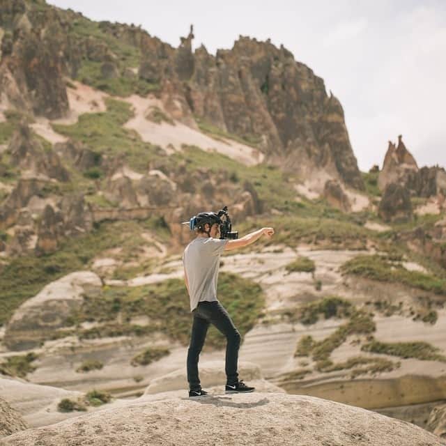 Jackson Harriesさんのインスタグラム写真 - (Jackson HarriesInstagram)「'24 Hours In'... definitely one of the maddest ideas I've ever had. ⁠In retrospect I’m not sure why we didn’t just use a GoPro. 🎥😂 ⁠ This was actually the first piece of branded content I ever made back in 2013. We were approached by the Marriot Hotels who asked us to come up with a concept to create three short films. I pitched this mad idea of spending 24 Hours in a city and filming the whole thing using a VERY hand-made POV camera rig that involved a bicycle helmet, some old weights and an upside-down Sony A7S.   To my surprise, they agreed and we had the chance to travel to Istanbul, Tokoyo and New Orleans to make this series. We were very young and very inexperienced but we were having the time of our life!」4月19日 17時00分 - jackharries