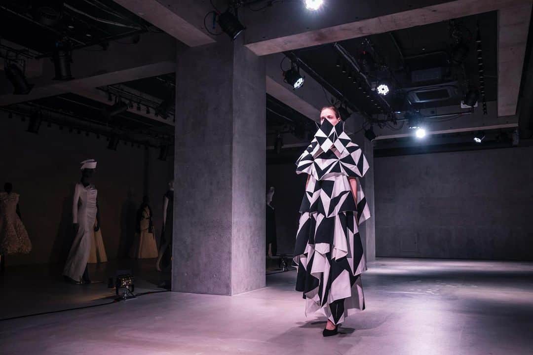 アツシナカシマのインスタグラム：「#atsushinakashima #mode #fashion #circularity @tapirus_daichi」