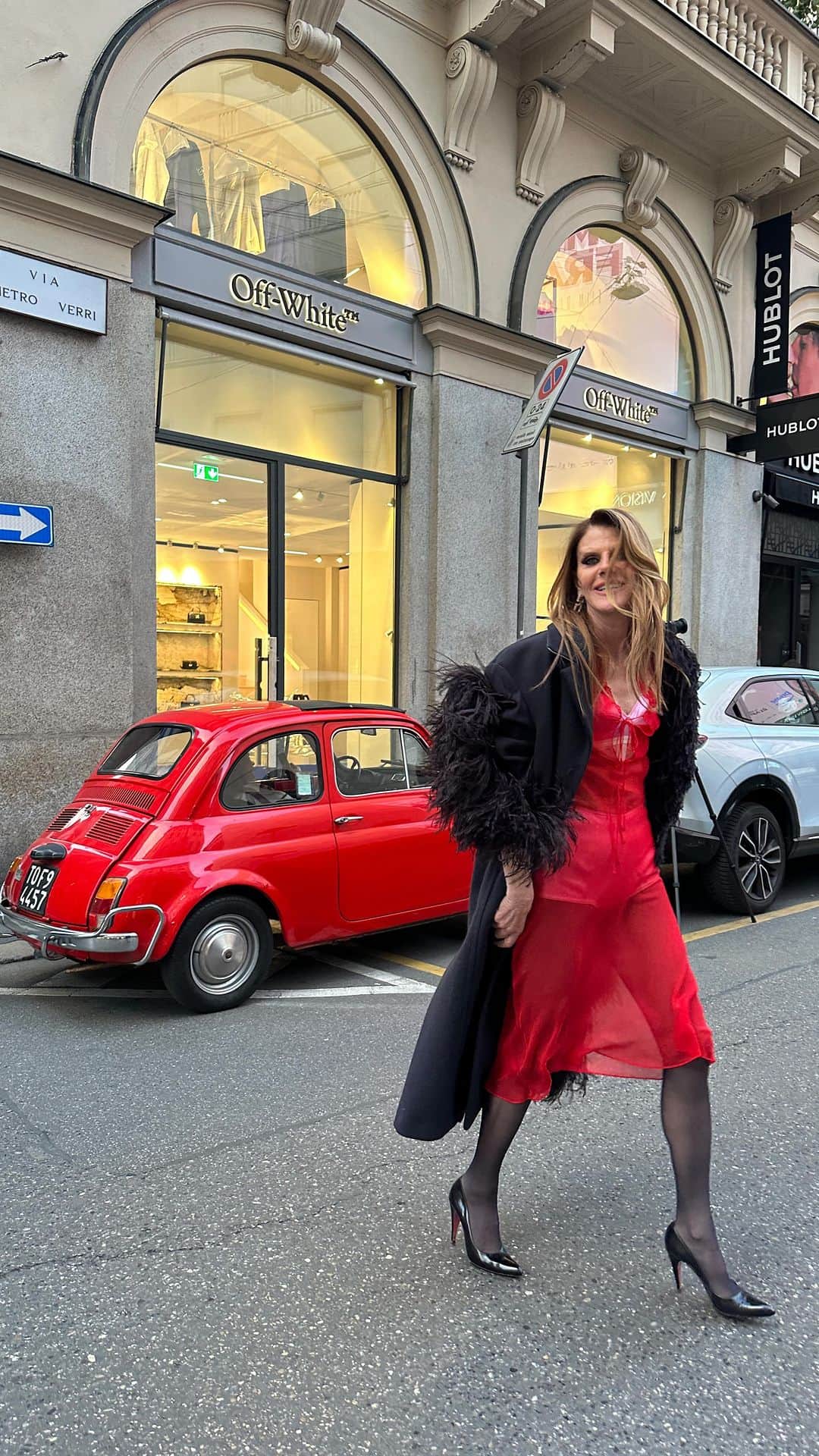 アンナ・デッロ・ルッソのインスタグラム：「#milandesignweek Back on track 💥 @numeroventuno by @alessandrodellacqua❤️❤️❤️ fall23 @isaloniofficial」