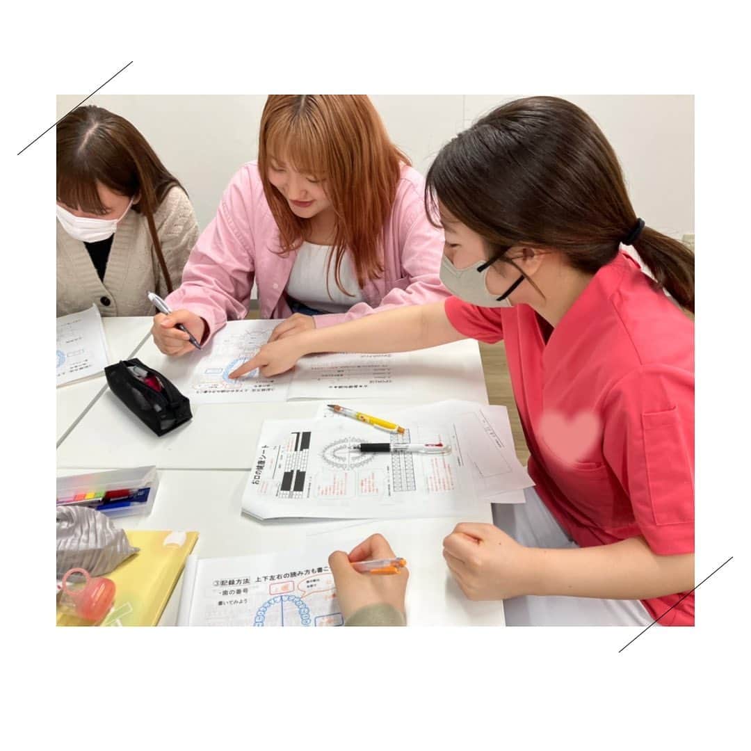 東京医薬専門学校さんのインスタグラム写真 - (東京医薬専門学校Instagram)「こんにちは🦷 歯科衛生士科🦷うちだです🙋‍♀️ . . 1年生と2年生の交流会がありました🫶🏻 . 1年生は先輩に色々と質問をしていたり、2年生は先輩としてたくさん教えてあげていました〜！ .  オープンキャンパスの参加お待ちしてます🎈歯科医院で実際に使用してる機械を使って体験授業ができる日もあります✨ . #東京医薬看護専門学校 #東京医薬 #専門学校#歯科衛生士科の卵  #歯科衛生士専門学校  #歯科衛生士実習 #歯科衛生士になりたい  #dh #歯科衛生士#歯科衛生士の卵🐣 #歯科衛生士になる#🦷」4月19日 17時38分 - tokyo_iyaku
