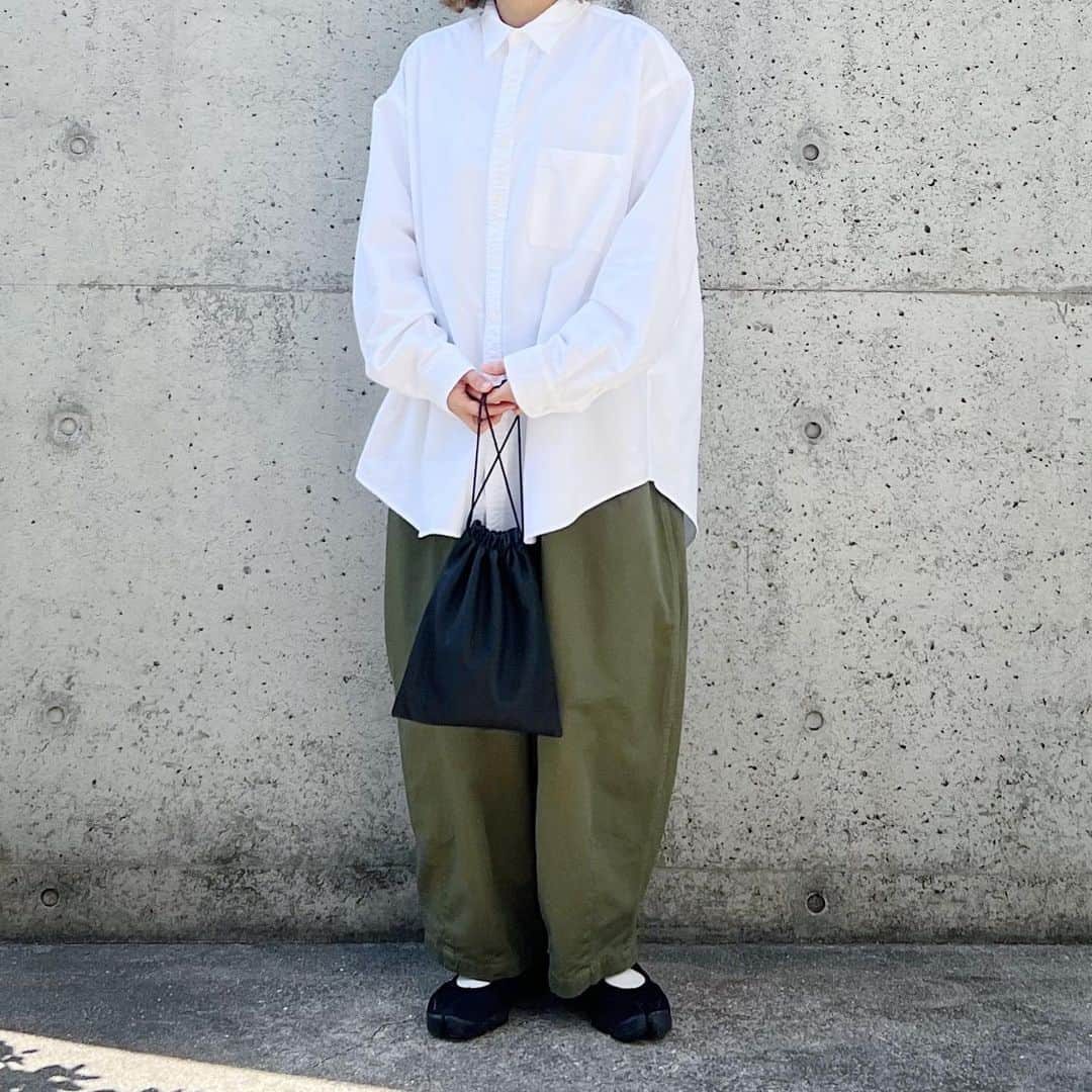 ryokoさんのインスタグラム写真 - (ryokoInstagram)「▪︎  ゆるー➰➰  .  shirt #tsuzuli bottoms #harvesty shoes #nike bag #era_goods」4月19日 21時00分 - ryo___ka