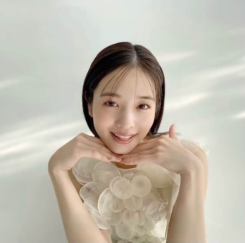 ARAKI SHIROのインスタグラム：「-magazine archives- silkworm dress for @yokota_mayuu  . . . #横田真悠  #nonno_magazine  #ARAKISHIRO」