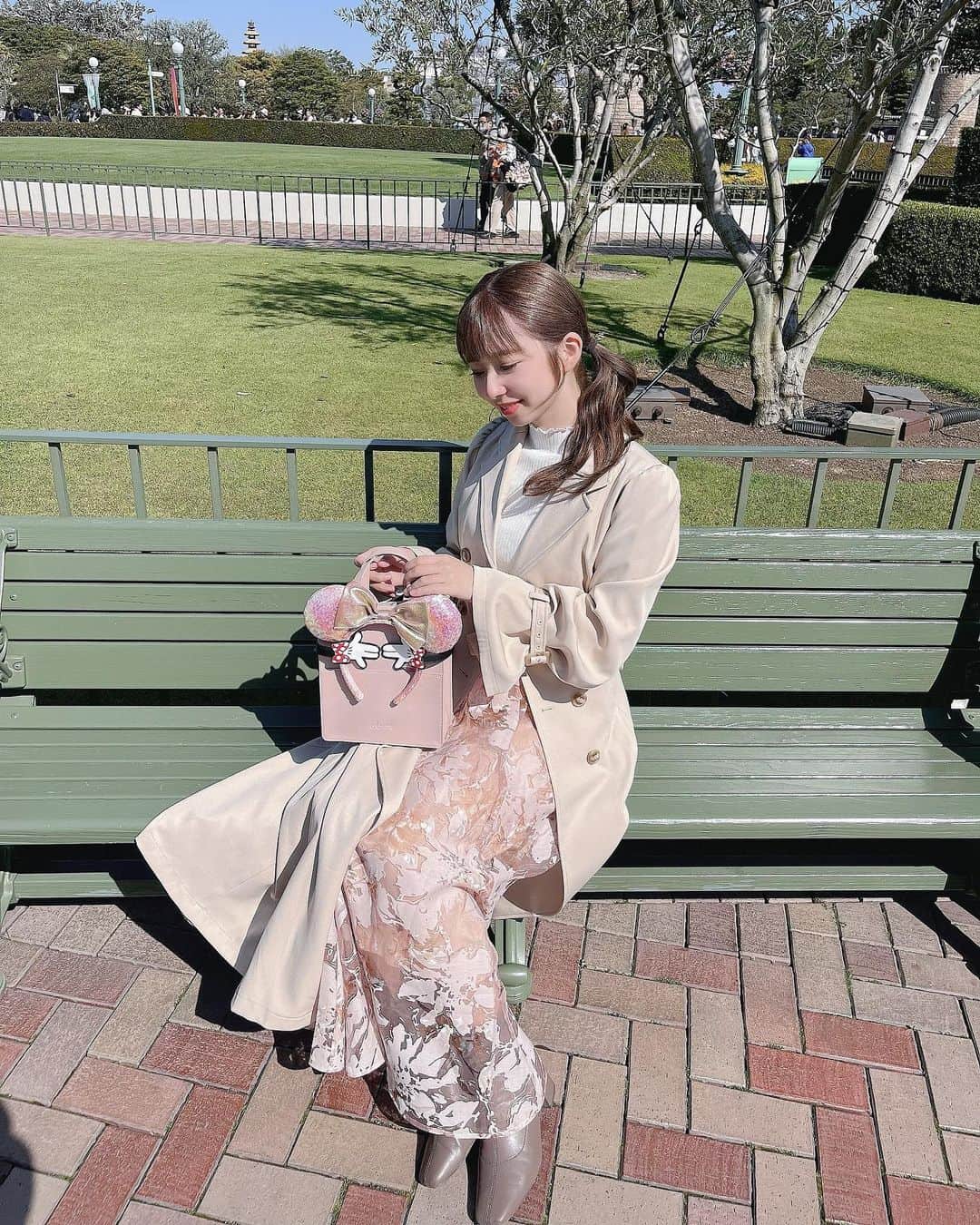 岡田彩花さんのインスタグラム写真 - (岡田彩花Instagram)「ディズニーランド♡  #ディズニーランド #東京ディズニーリゾート40周年 #areeam」4月19日 17時54分 - ayaka_o.1106