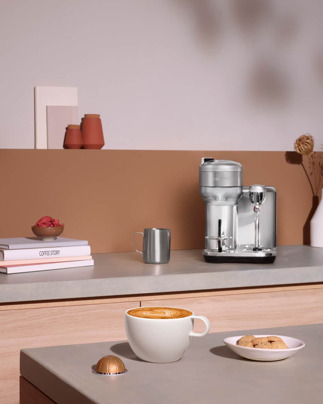 Nespressoさんのインスタグラム写真 - (NespressoInstagram)「For those who are ready to take their coffee game to the next level – the new Vertuo Creatista machine is the must-have for all your coffee with milk cravings.  #Nespresso #NespressoVertuo  #NespressoCreativeCups」4月19日 18時00分 - nespresso