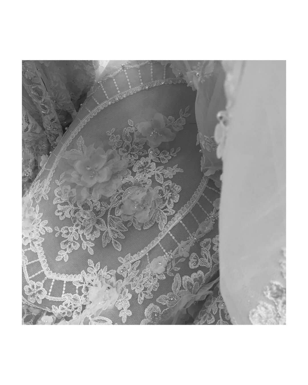 NOVARESE Dress Officialのインスタグラム：「⁡ @ritavinieris SS24のコレクションは、ロマンチックな要素がチュールの透明感やオーガンジーの柔らかさ、複雑で夢見心地なレースのモチーフに見え隠れしたシーズンです ⁡ Dress: @ritavinieris  ⁡ 新商品に関する情報は、到着日が確定次第、インスタグラムでもご案内させていただきます ⁡ #ノバレーゼウエディング #ノバレーゼ #ノバレーゼドレス #プレ花嫁 #東京花嫁 #関西花嫁 #名古屋花嫁 #広島花嫁 #福岡花嫁 #ウエディングドレス #ノバレーゼ花嫁 #novaresewedding #novarese #rivini」