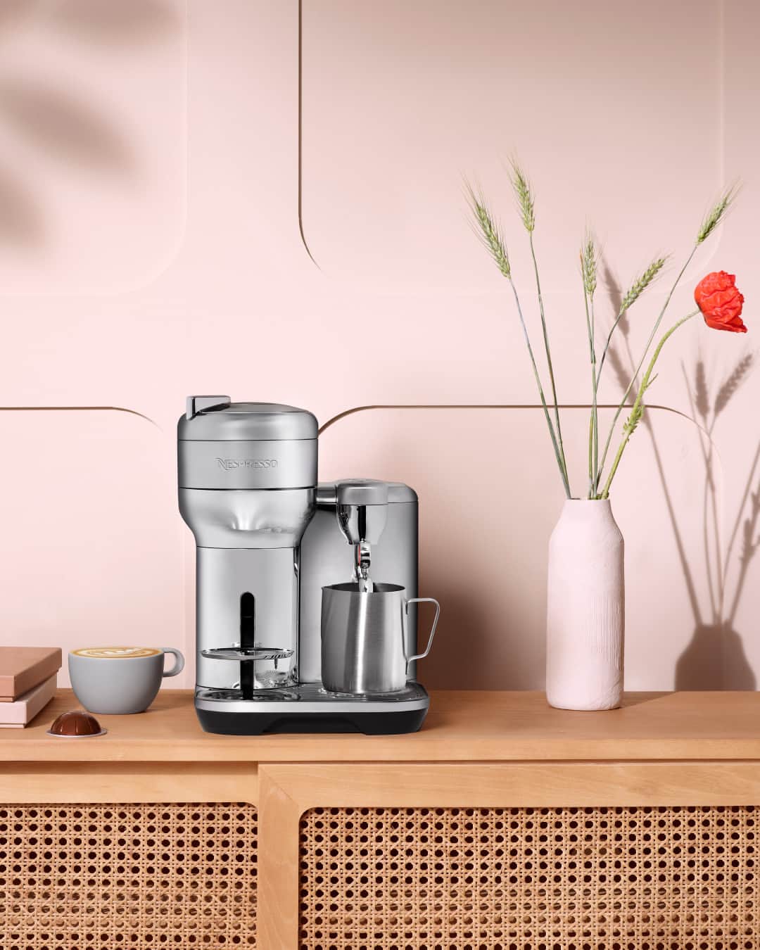 Nespressoのインスタグラム：「For those who are ready to take their coffee game to the next level – the new Vertuo Creatista machine is the must-have for all your coffee with milk cravings.  #Nespresso #NespressoVertuo  #NespressoCreativeCups」