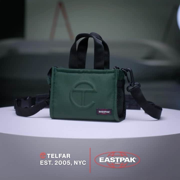 イーストパックのインスタグラム：「Telfar x Eastpak   Tap the link in our bio to shop the collection.   #telfarxeastpak #builttoresist」
