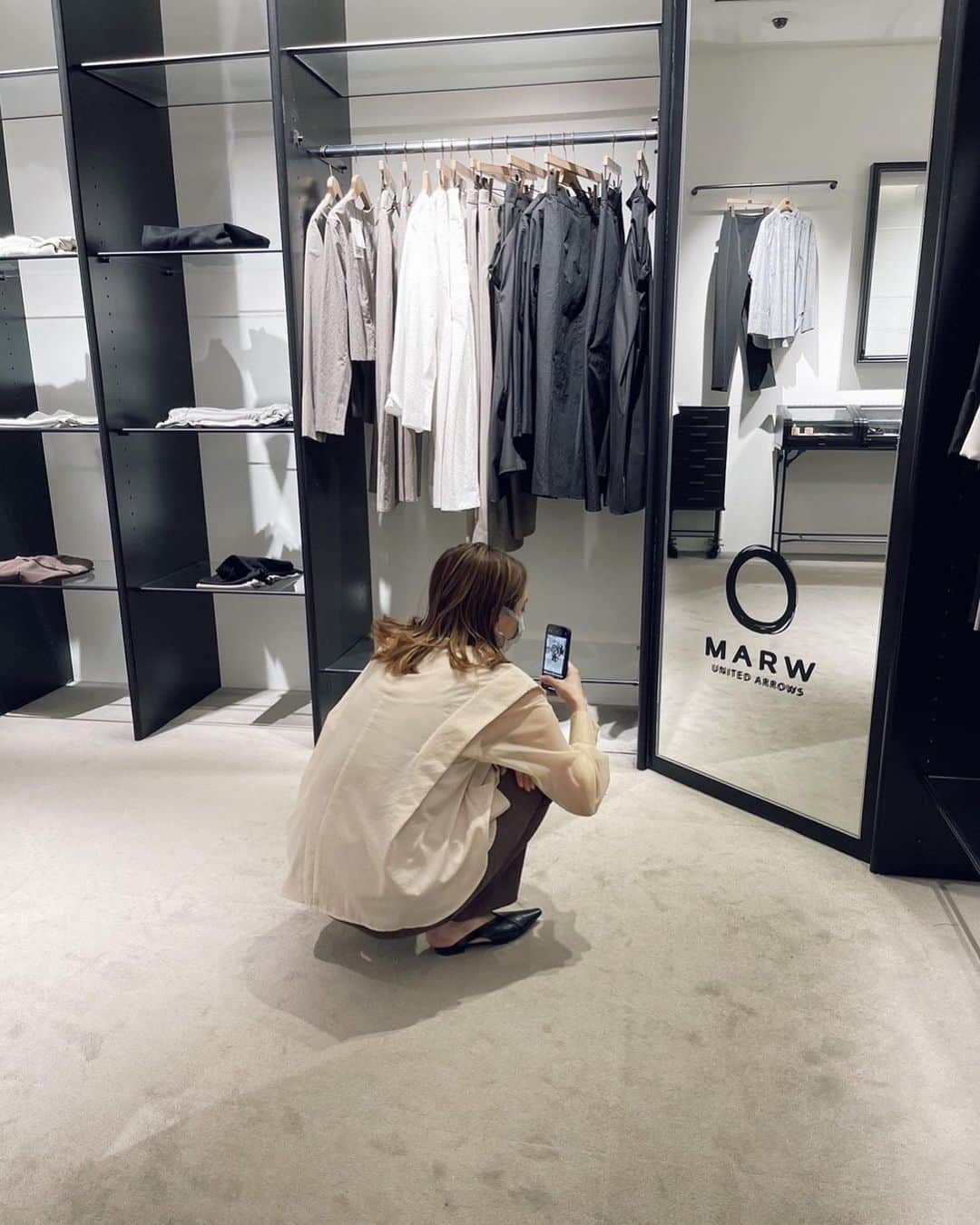 かんだまのインスタグラム：「4月のマルゥPOPUP、西宮に有楽町に名古屋、先日無事に終了しました！たくさんのご来店、各店舗のスタッフの皆様、本当にありがとうございました🙏♡  今回もたくさんの方にお会いできて、実際に商品を手に取ってもらえて嬉しい限りでした🥹また行けるように努めるし、新しいことも検討中ですので引き続きよろしくお願いいたします🔥  そして、マルゥ公式アカウント @marw_unitedarrows_official で発表があった通り、来月は福岡仙台大宮行きます。皆様よろしくお願いいたします🫡  #marwunitedarrows #marw_ua #マルゥユナイテッドアローズ #popup」
