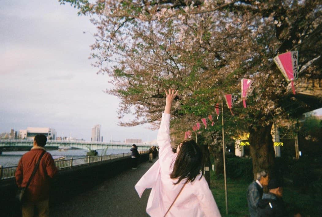 北向珠夕さんのインスタグラム写真 - (北向珠夕Instagram)「春!バイバイ! ツーリング日和!」4月19日 18時10分 - kitamuki_miyu