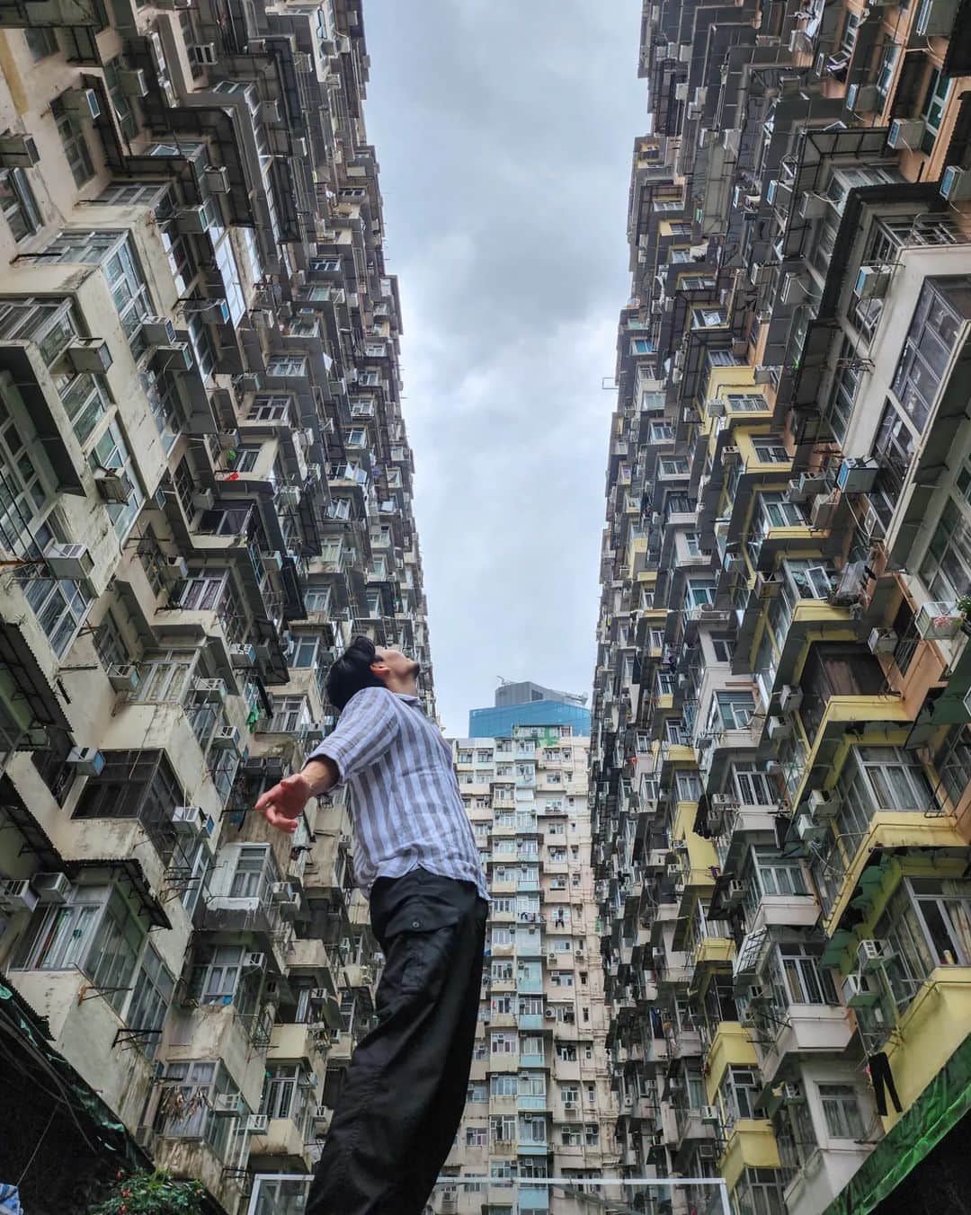 芳賀勇一さんのインスタグラム写真 - (芳賀勇一Instagram)「HONGKONG🇭🇰🐦  #life #hongkong #monster #building #bird #香港 #海外生活 #芸能 #モデル #観光地」4月19日 18時12分 - yuichihaga226