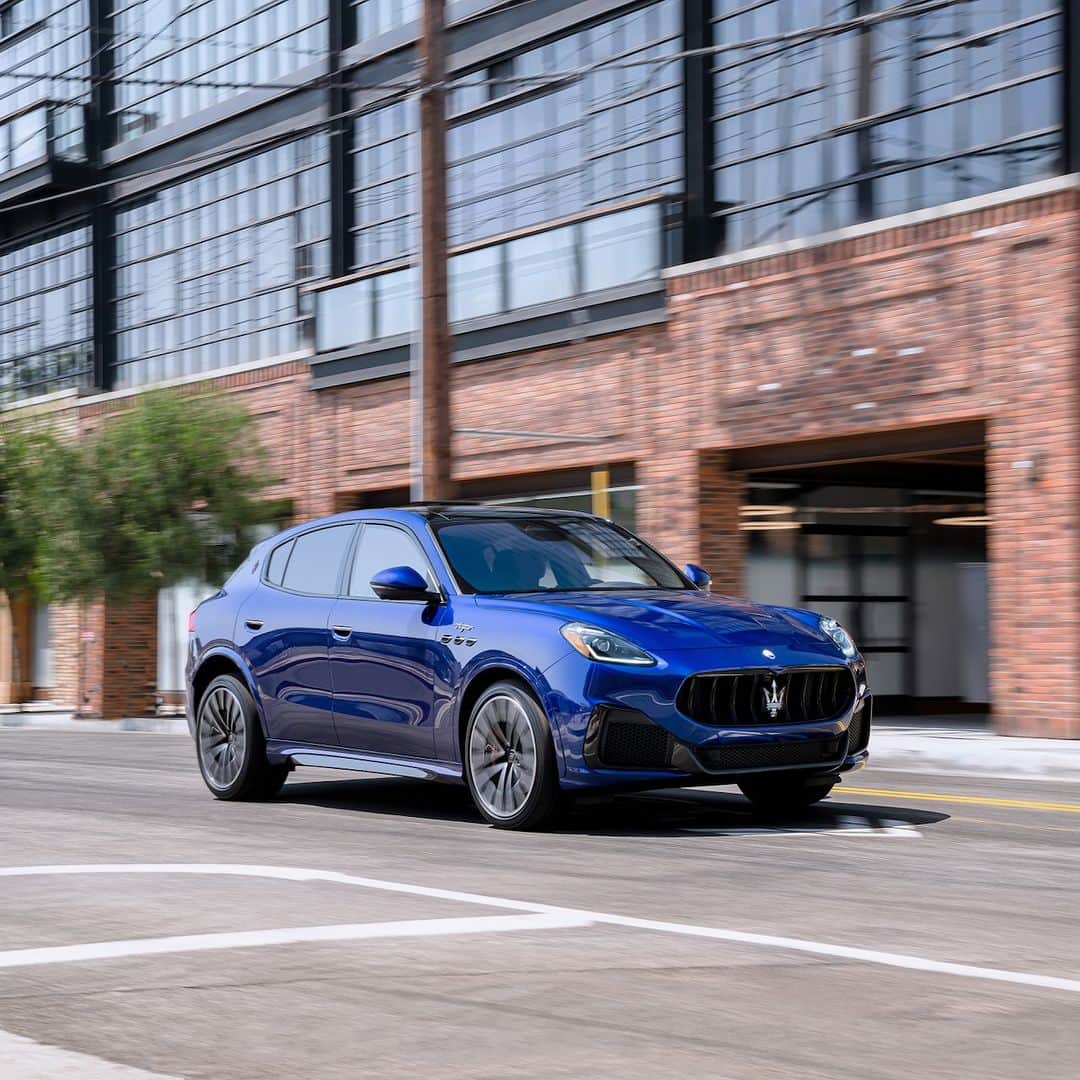 Maserati Japan | マセラティ ジャパンのインスタグラム：「Maserati Grecale Exhibition Days in 名古屋 4/29~4/30開催  グローバルでのデビューを遂げたマセラティの新型SUVグレカーレ。 2023年4月29日（土）～30日（日）の2日間、名古屋駅構内「ＪＲゲートタワー　１階イベントスペース」にて新型SUVグレカーレを展示いたします。開催期間中には実車モデルの展示をお楽しみいただけます。 本イベントではグレカーレの実車をお楽しみいただけるだけでなく、当日アンケートにお答えいただいた方には数量限定で素敵なプレゼントをご用意しております。 イタリアを代表するラグジュアリーブランドの中でひと際存在感を放つマセラティの最新モデルを是非ご体感ください。 � 詳しくはこちら。 https://www.maserati.com/jp/ja/news/maserati-grecale-exhibition-nagoya-2023 � #Maserati #マセラティ #MaseratiJapan #マセラティジャパン #Grecale #グレカーレ #EverydayExceptional」
