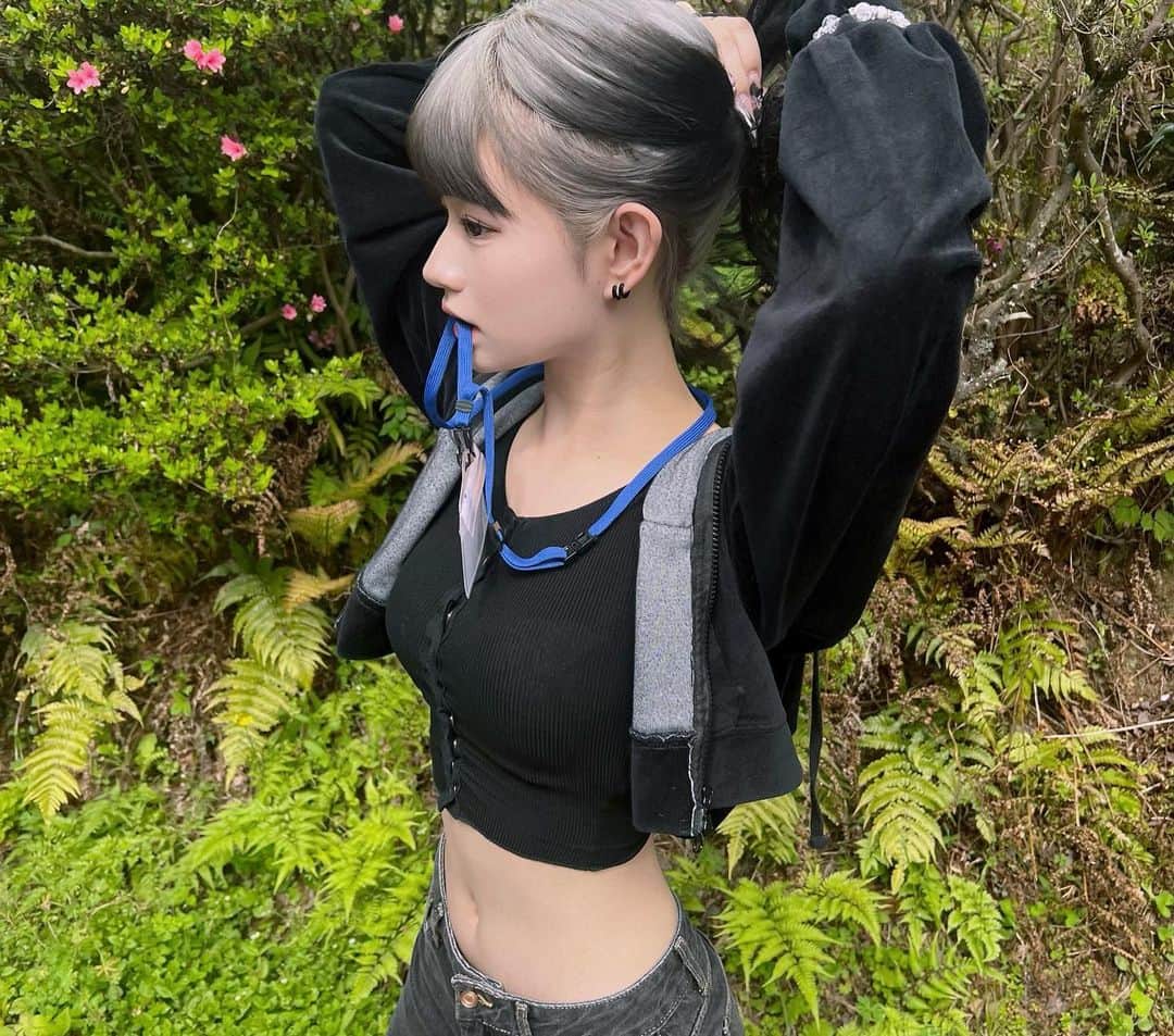 かれんのインスタグラム：「･ 今年の夏は腹筋割ります🍧🌻🍦👙」