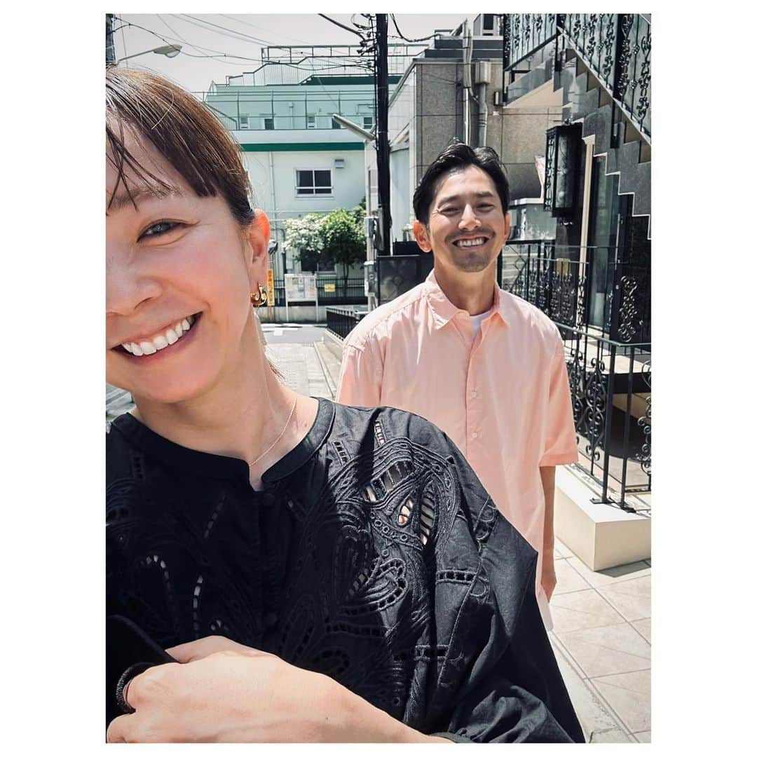 のインスタグラム：「＂夫婦＂だけで用事があったのでお出掛け。 ⁡ #夫婦 #ファミリー #今年の半袖デビュー #メンズファッション #メンズカジュアル #ファッション #私服 #パパコーデ #メンズモデル #family #mensfashion #menstyle #fashion」