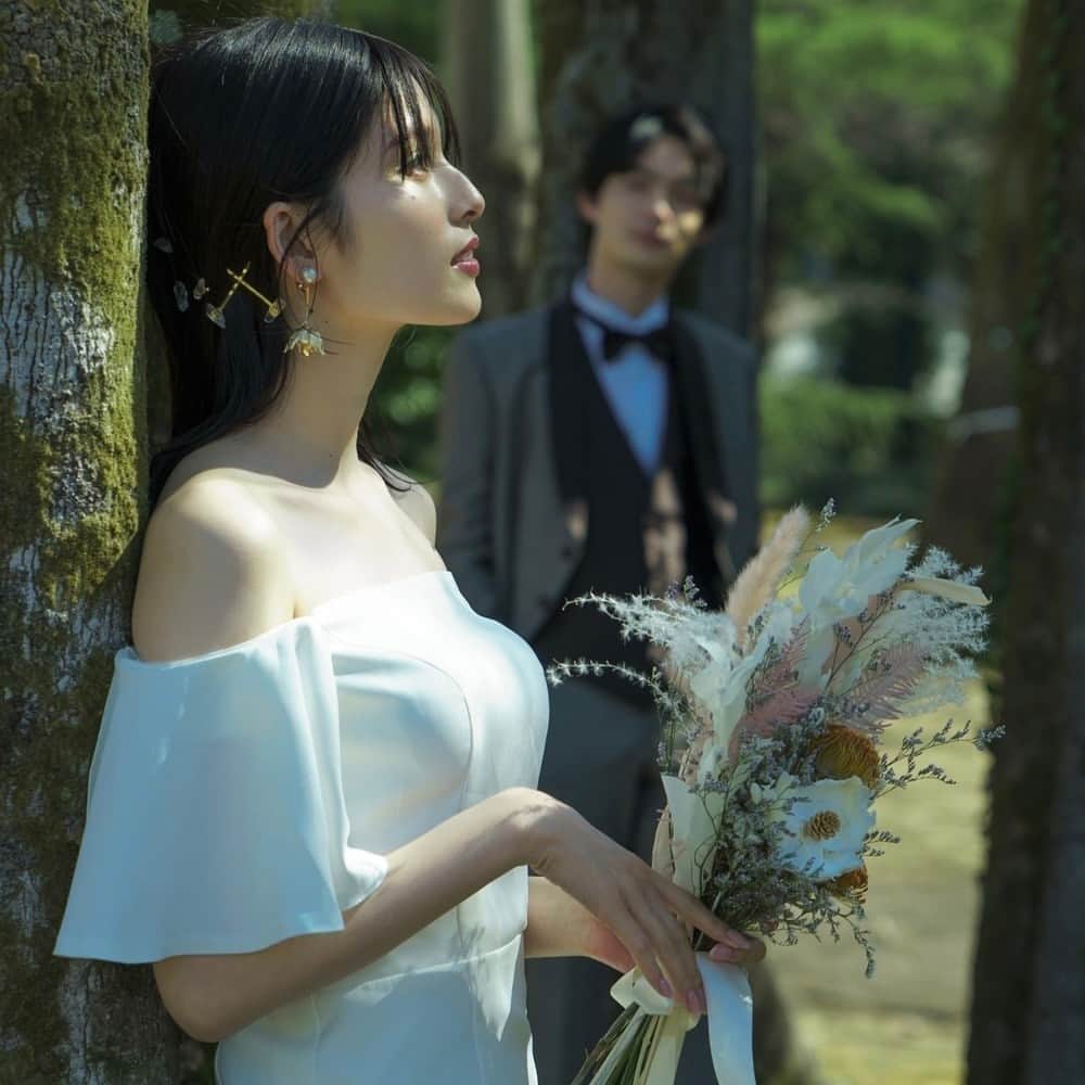 CLAIREのインスタグラム：「ロケーション撮影🕊  #クレールブライダルスタジオ #フォトウェディング #結婚式準備 #プレ花嫁 #卒花嫁 #和装ヘア #和装前撮り #前撮り #写真で結婚式 #白無垢 #着物 #ウェディングドレス #結婚写真 #結婚準備 #日本中のプレ花嫁さんと繋がりたい#ウエディングフォト #フォトウエディング #2023春婚 #2023夏婚 #ロケーション撮影」