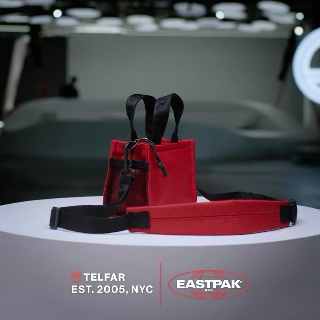イーストパックのインスタグラム：「Telfar x Eastpak   Tap the link in our bio to shop the collection.   #telfarxeastpak #builttoresist」