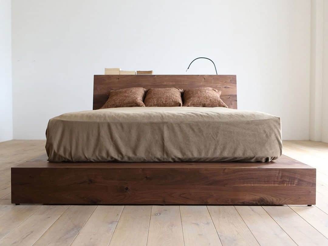 FLYMEeさんのインスタグラム写真 - (FLYMEeInstagram)「【NEW ARRIVALS】 大人の品格と心地よさを携えた福岡発の木工家具ブランド「HIRASHIMA」の新着ベッドをピックアップ。  ・ ・ ・ ・ ・ ・ ・ ・ ・ ・ ・ ・ ・ ・ ストーリーにて皆様の投稿をご紹介しています。 「#FLYMEe」を付けて、ご購入いただいた家具をお使いの様子をぜひご投稿ください。 ・ ・ ・ ・ ・ ・ ・ ・ ・ ・ ・ ・ ・ ・  ▼商品詳細はプロフィール欄のURLよりご覧ください。 @flymee_official  #FLYMEe⁣ #フライミー #家具 #インテリア #インテリア通販 #家具通販 #インテリアデザイン #インテリアコーディネート #インテリア好き #家具選び #国産家具 #国産ベッド #madeinjapan #ベッド #ベッドフレーム #多機能ベッド #寝室インテリア #寝室コーディネート #ベッドルーム #新居計画 #furniture #interiordesign #interiorinspiration #designinterior #furnituredesign #homedecor #interiordecor #interiorstyling #lifestyle」4月19日 19時05分 - flymee_official