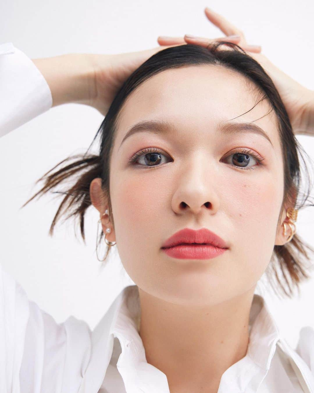 林由香里のインスタグラム：「@maquia.magazine  "洒落感メイクのバランス学"  #hair #makeup」