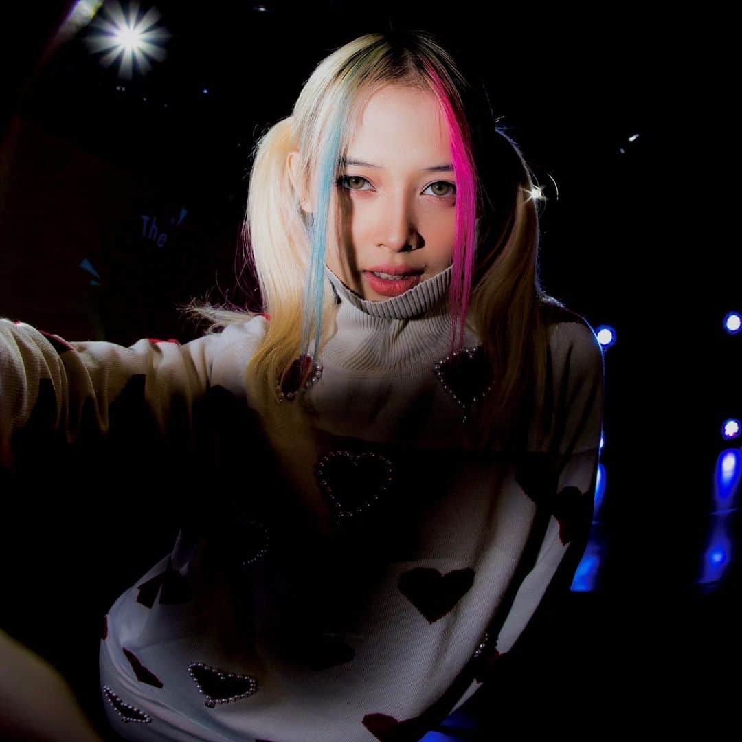 のインスタグラム：「the quiet and sweet side」