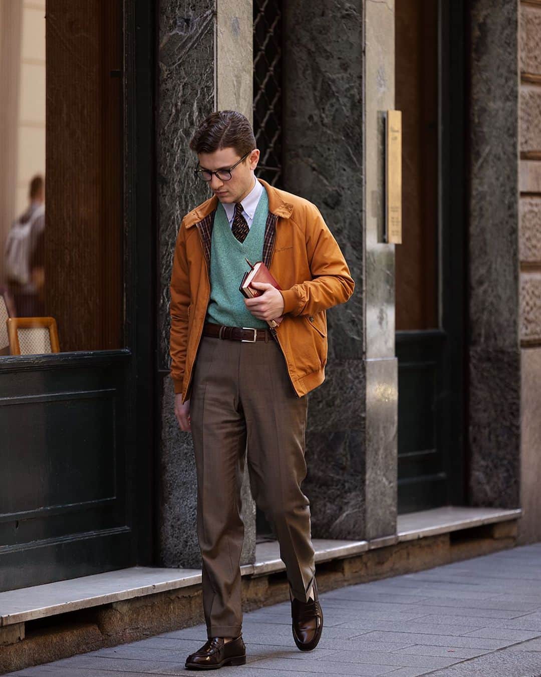 スコット・シューマンのインスタグラム：「I’m guessing his name is Clark Kent or Kent Clark or something very masculine and heroic! Milan」