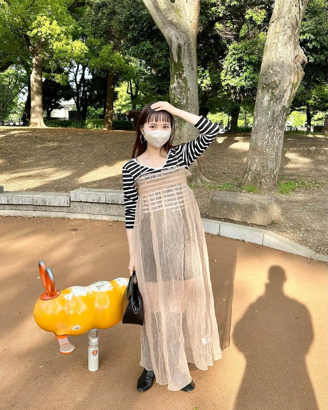 miho uesugiさんのインスタグラム写真 - (miho uesugiInstagram)「博物館界で1番好きな、国立科学博物館へ🚶‍♀️ やはり常設展のクオリティが素晴らしすぎる…！！ 行ったことのないみなさまには絶対行っていただきたいくらいお勧めです。 本気で見たら6時間くらいかかります👁  特別展の恐竜博は、今まで見たことのない恐竜標本を見ることが出来ました。※こちらはやや混んでいます🦕 ㅤㅤㅤㅤㅤㅤㅤㅤㅤㅤㅤㅤㅤ アウター無しでも大丈夫なくらい暖かくてびっくり！ @onemeproject のサプルボーダーTは3年ほど愛用していますが毛羽立ちもなく、まだまだ長く使えそうで本当にお気に入りです☺️  ㅤㅤㅤㅤㅤㅤㅤㅤㅤㅤㅤㅤㅤ  #ONEME#leinwände#Kastane#骨格ウェーブ#イエベ春#コーディネート#今日のコーデ#コーデ#大人カジュアル#カジュアル#ロングヘア#オン眉#ぱっつん前髪#30代ファッション#30代コーデ#カスタネ#低身長#低身長コーデ#春#春コーデ#ワンピース#チュール#ボーダー#ロングブーツ#休日#休日の過ごし方#国立科学博物館#上野#上野ランチ」4月19日 20時02分 - uepoooning