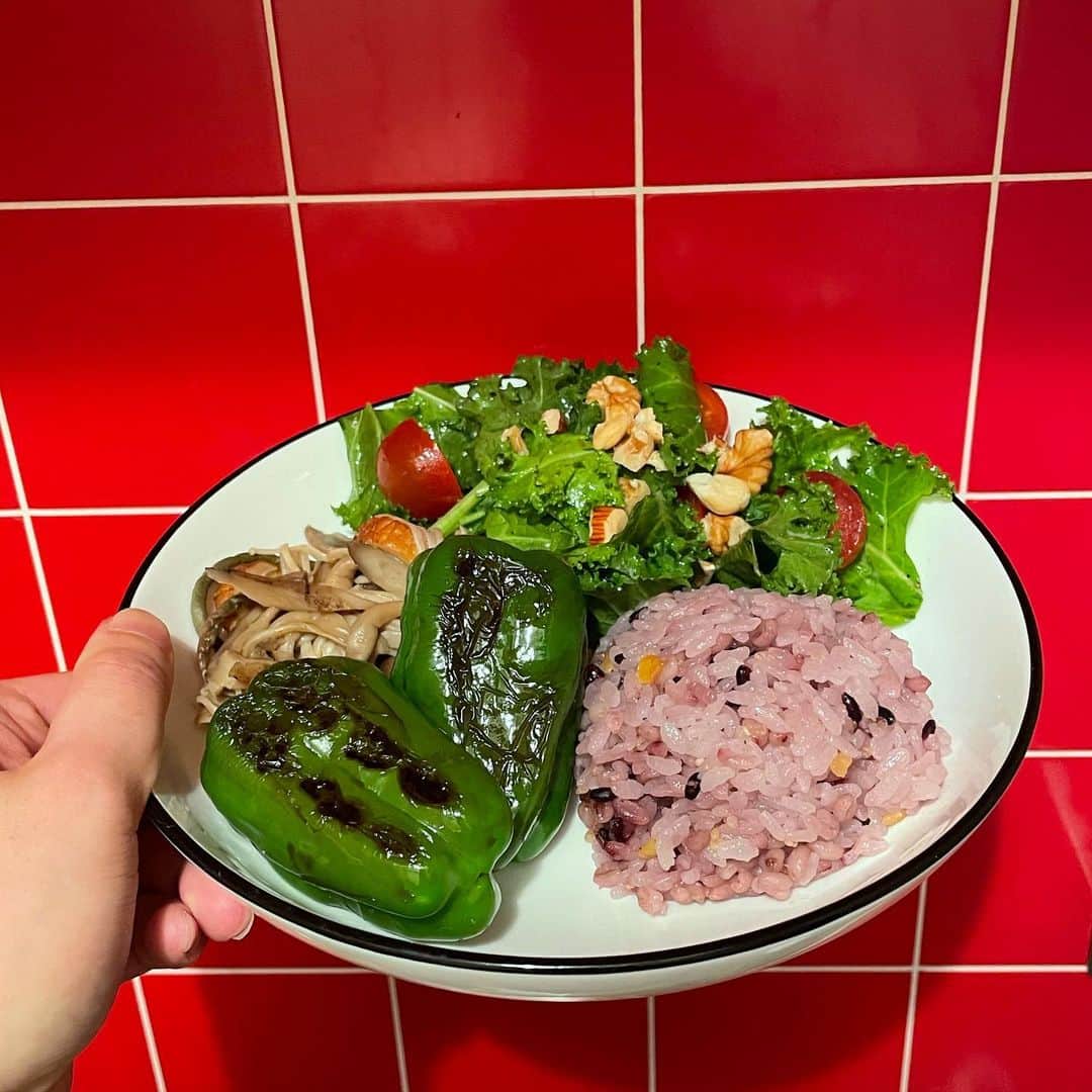 定岡ゆう歩のインスタグラム：「野菜を好んで食べれるように なりました！！！」