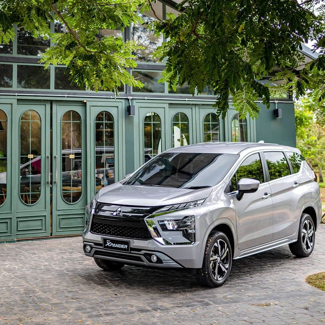 Mitsubishi Motors Thailandのインスタグラム：「เติมเต็มความสุขให้ทุกโมเมนต์ไปกับ New Mitsubishi Xpander รถครอบครัว 7 ที่นั่ง สะดวกสบาย ทริปไหนก็ประหยัดน้ำมัน   #NewXpander #MitsubishiMotorsThailand #MitsubishiMotors #NewXpander #MitsubishiMotors #MitsubishiMotorsThailand #DriveYourAmbition #XpanderLover #MitsubishiXpander #MitsubishiTH #MitsubishiXpander #Xpander #MitsubishiSUV #มิตซูบิชิ #เอ็กซ์แพนเดอร์ #มิตซูบิชิเอ็กซ์แพนเดอร์ #มิตซูบิชิมอเตอร์ส  #Car #Lifestyle #photooftheday #CafeHopper #รถอเนกประสงค์7ที่นั่ง #รถครอบครัว #PetCarLover #PetLover #PetFamily」