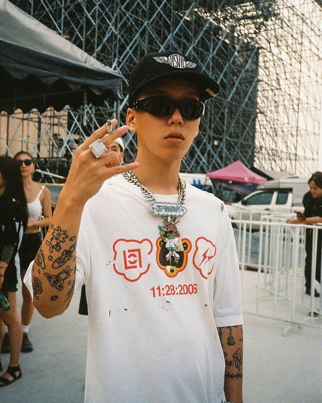 JP THE WAVYのインスタグラム：「寒いより暑いのが好きです」