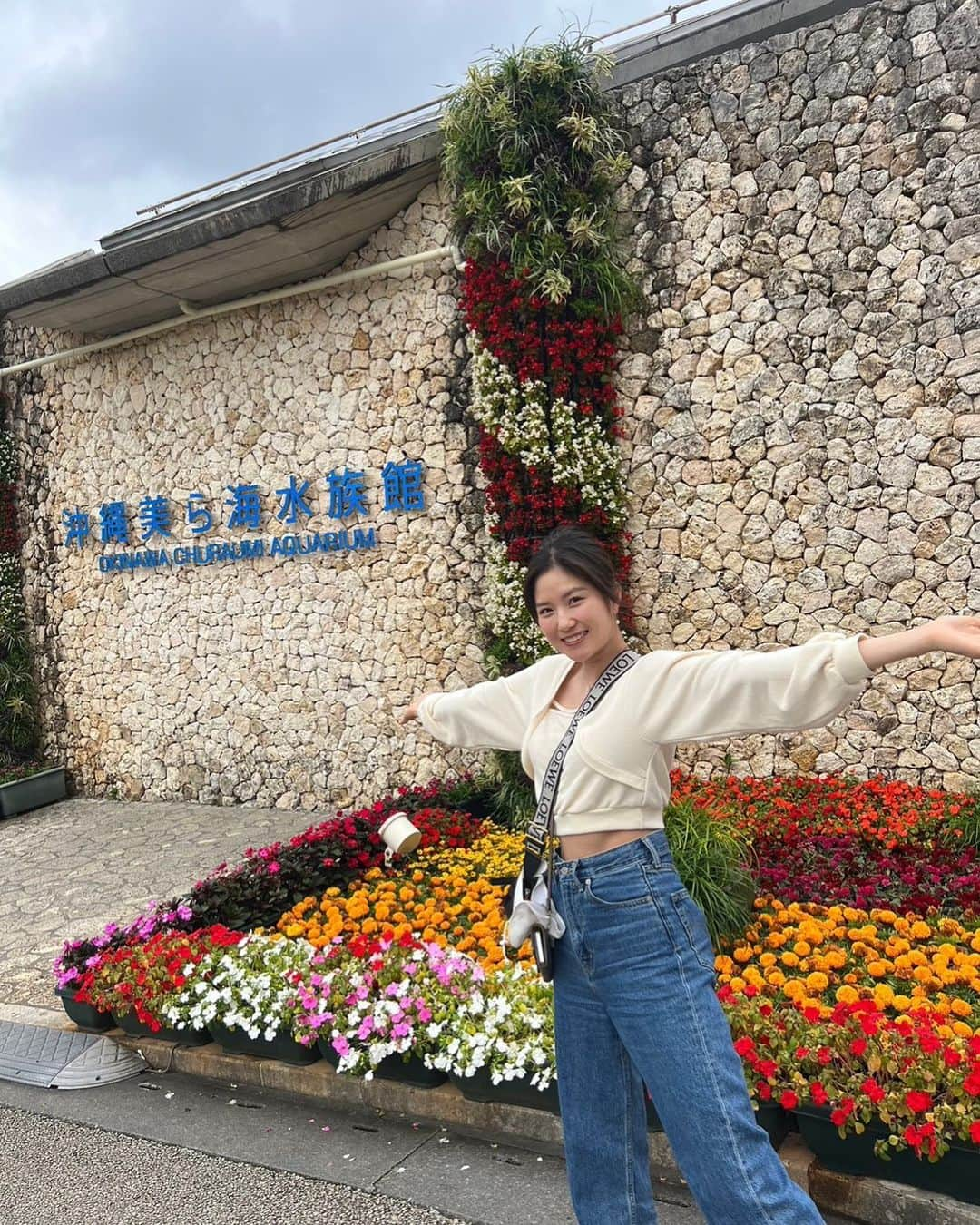 松原果音のインスタグラム：「. いつかの沖縄🏝 楽しかった🥳 . 美ら海水族館良かったです🥰 . 次行った時はダイビング🤿したいな🐠🥳 . #ゴルフ#ゴルフタイランド#心斎橋ゴルフスタジオ#ライジングレディースゴルフ」