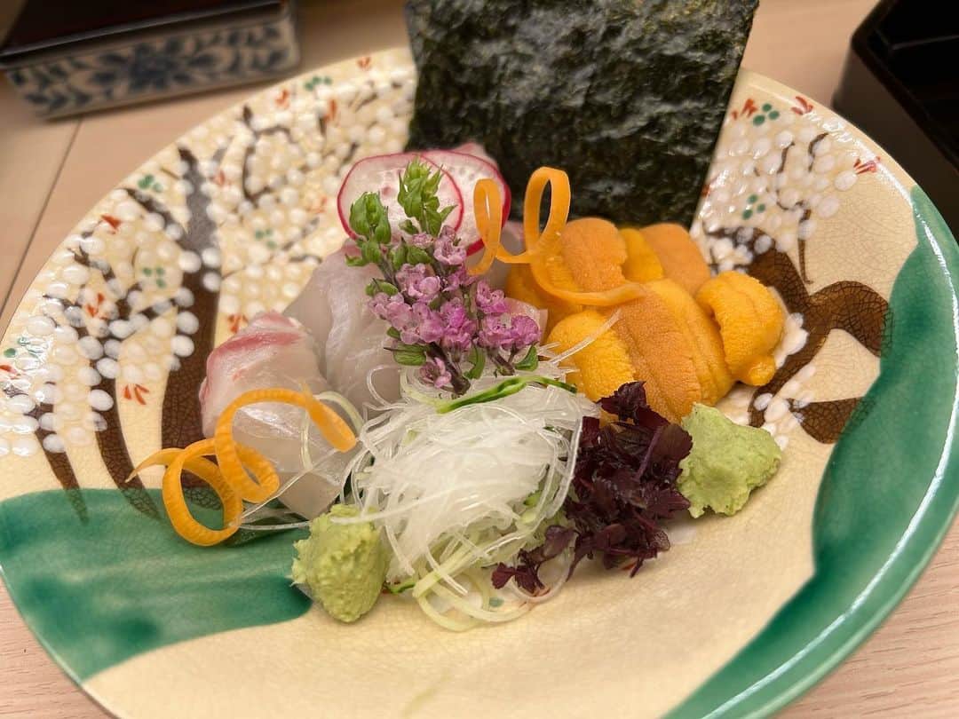 朝桐光さんのインスタグラム写真 - (朝桐光Instagram)「日本橋　はんなりや  タイづくし❤️  タイの白子初めて食べたけど濃厚で美味しかった✨  白子大好きです❤️😋❤️  #日本橋#和食#日本橋グルメ#ディナー#日本橋ディナー#ご飯#鯛#鯛づくし#鯛の白子#白子#大好物#日本橋はんなりや#食べるの大好き」4月19日 20時07分 - akari_asagiri