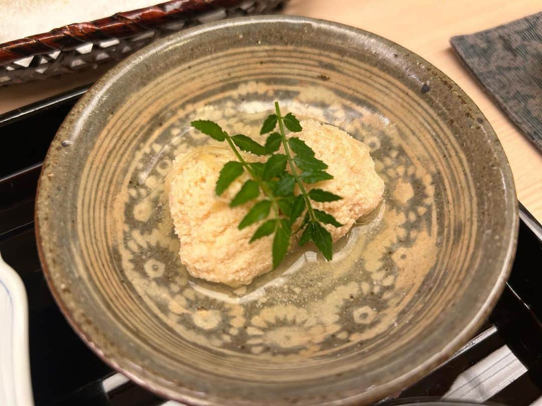 朝桐光さんのインスタグラム写真 - (朝桐光Instagram)「日本橋　はんなりや  タイづくし❤️  タイの白子初めて食べたけど濃厚で美味しかった✨  白子大好きです❤️😋❤️  #日本橋#和食#日本橋グルメ#ディナー#日本橋ディナー#ご飯#鯛#鯛づくし#鯛の白子#白子#大好物#日本橋はんなりや#食べるの大好き」4月19日 20時07分 - akari_asagiri