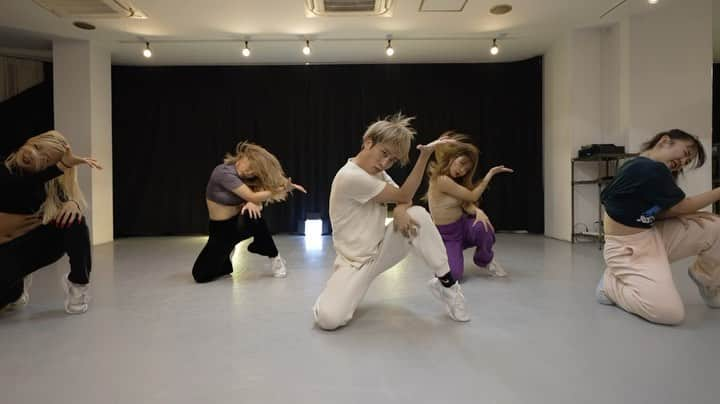 avecooのインスタグラム：「@avecoodancestudio   📸music📸 @girlsgeneration #paparazzi   🔥Dancer🔥 @_noande_ @nonohaaaaaaaa @anju.124 @_misaki285   #dance #jazzfunk #avecoo #choreographer #少女時代　#girlsgeneration #japan #tokyo」