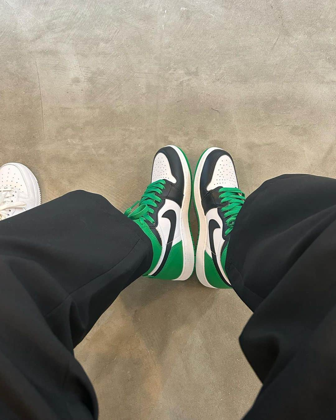 伊東楓さんのインスタグラム写真 - (伊東楓Instagram)「das ist mein Tokio💚💚💚👟 #tokio#tokyo#sneakers#jordan1#nike」4月20日 6時06分 - kaede_ito004