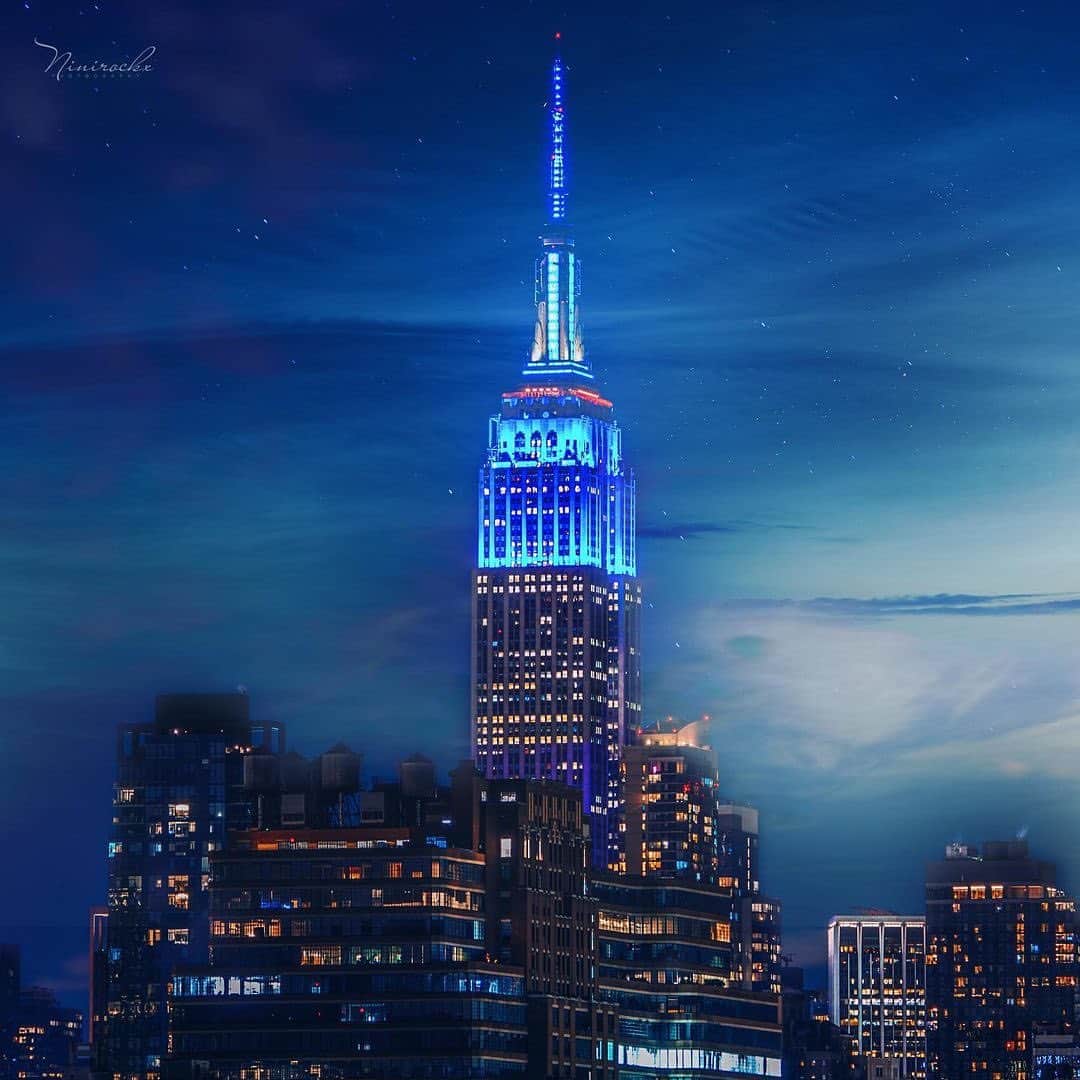 Empire State Buildingのインスタグラム：「All blue tonight in recognition of Childhood Abuse Prevention Month @centersinatra    @ninirockx」