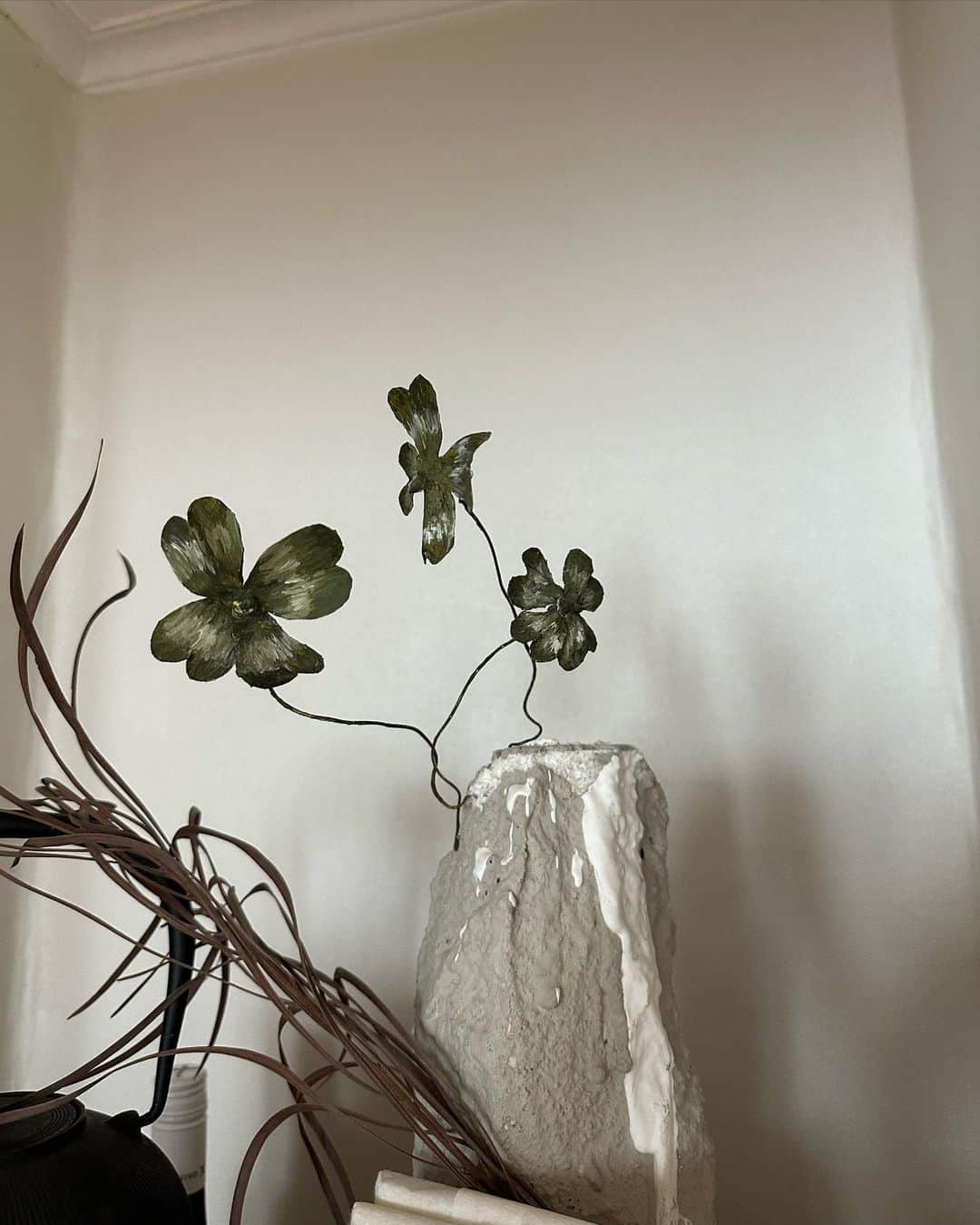 ジュヨン のインスタグラム：「Atelier 🖤」