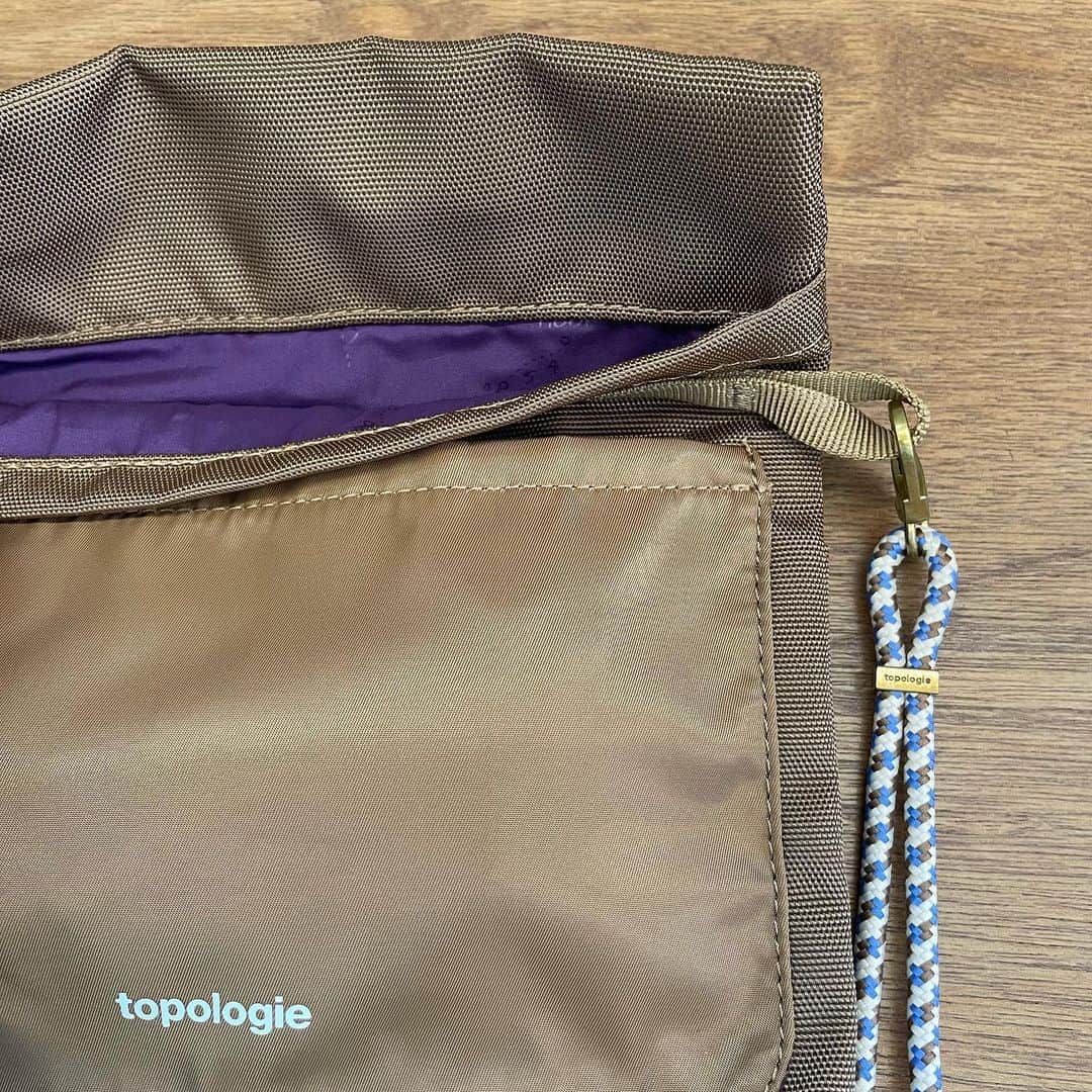 長坂 睦生さんのインスタグラム写真 - (長坂 睦生Instagram)「... topologieはスマホケースのイメージだったけど Bagも優秀だし、この組み合わせが最高にかわいい。  ・Musette Mini (Bronze) ・6.0mm Rope (Beige Purple)  茶色で内側紫は好みすぎだしRope配色もよい。 明日コーデと載せるね！  下記コードで10%offになります。 【mutsuki412-10】 有効期限2023/5/5  #topologie #pr」4月19日 22時15分 - mutsukinagasaka