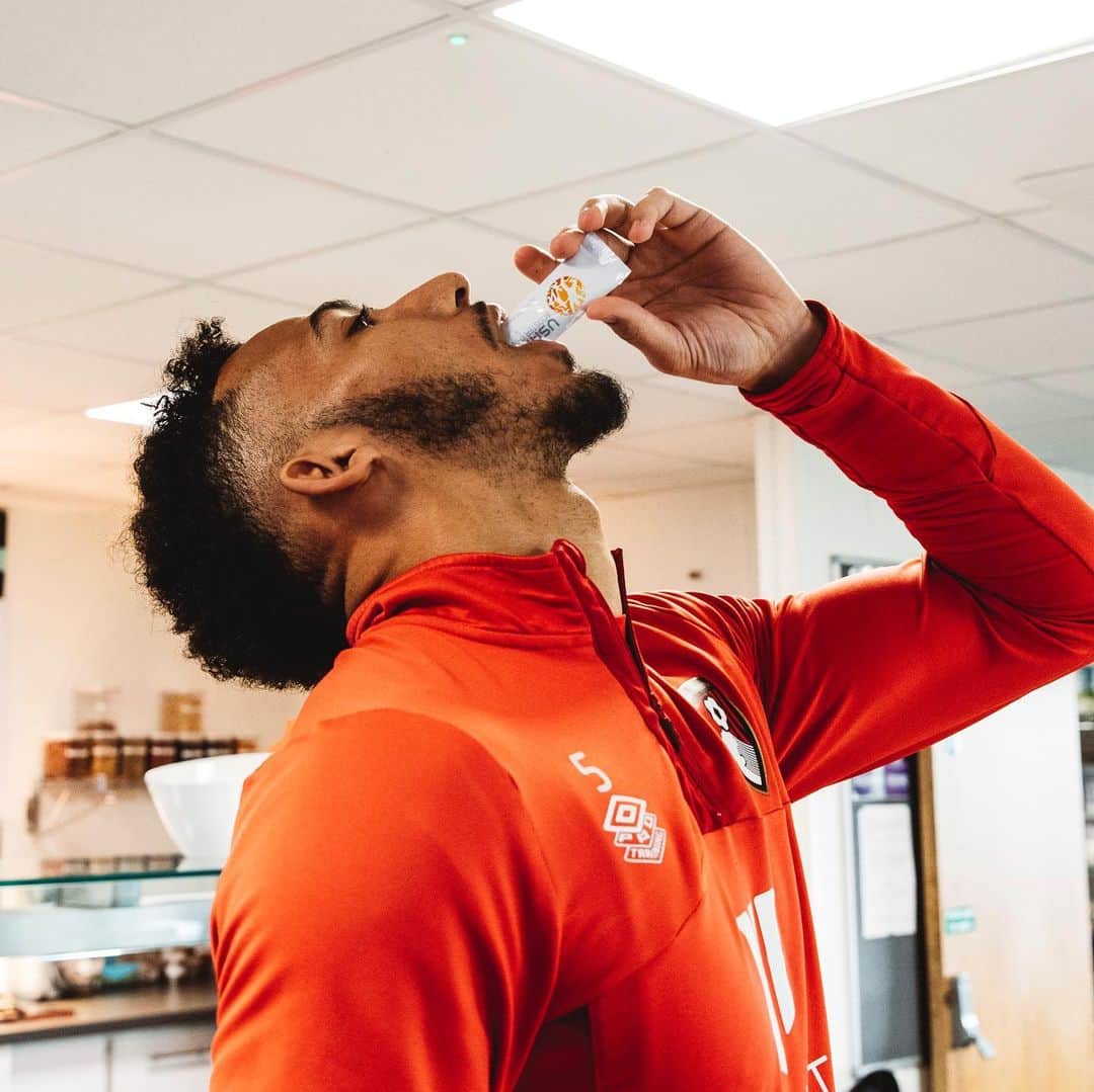 AFCボーンマスさんのインスタグラム写真 - (AFCボーンマスInstagram)「Fuelling and preparing for a huge three-game week 💪  Thanks to @usanainc for your help and support! 👊」4月19日 22時26分 - afcb