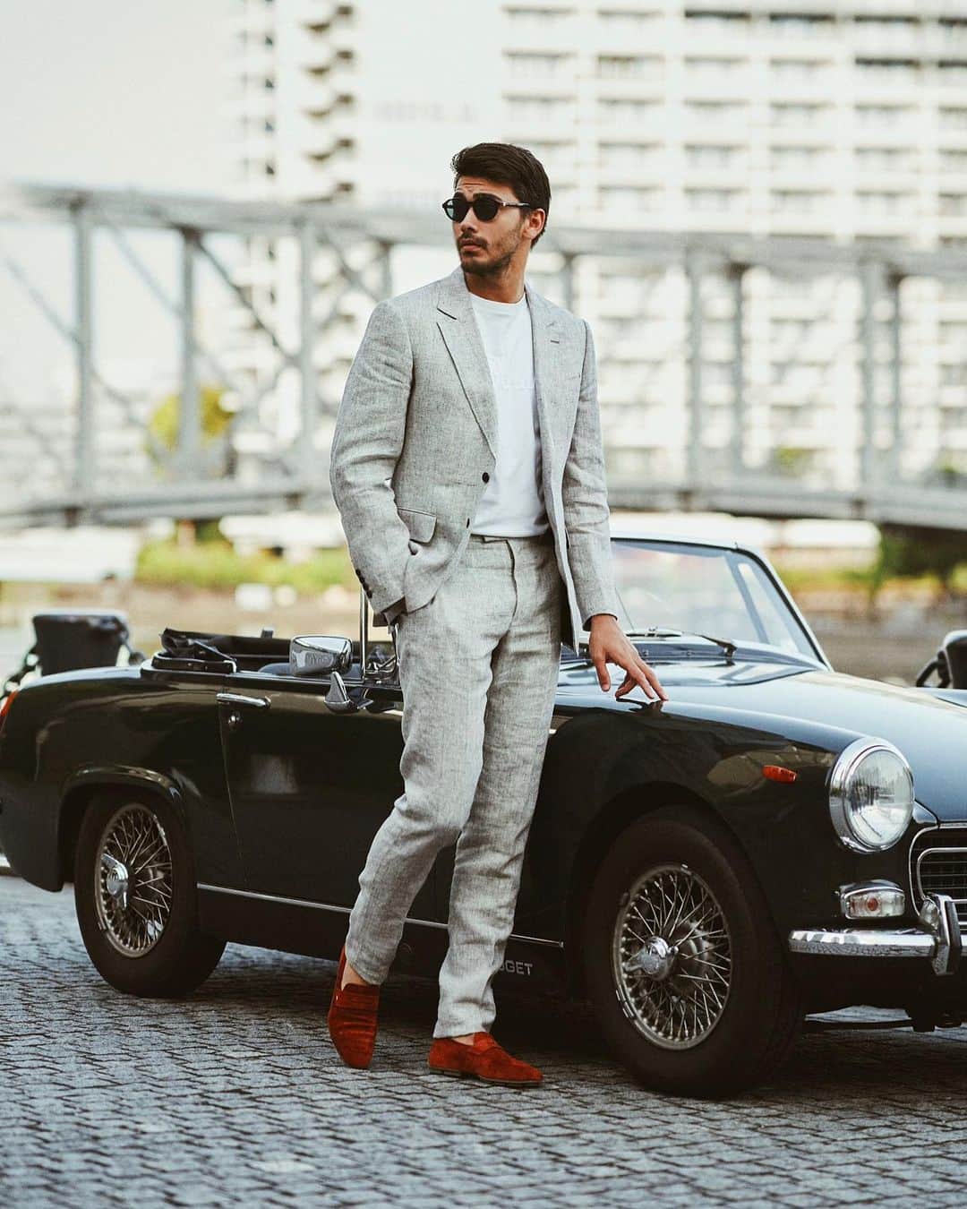 のインスタグラム：「BERLUTI   ベルルッティのローファーコレクションの新たな〈ロレンツォ ドライブ〉はドライビングシューズから着想を得て生まれ、驚くほどしやなかで快適なシューズ。 ドライブの時はもちろん、普段使いにも凄くいい！！  #BERULUTI #BERLUTIDRIVE #ad」
