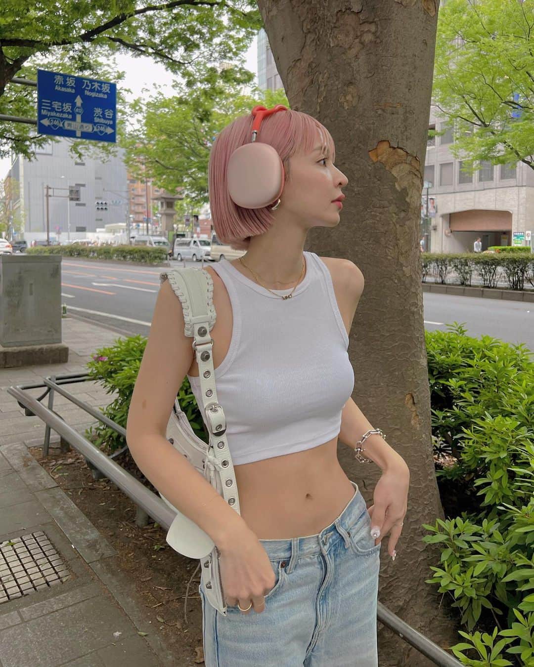 梅村実帆のインスタグラム：「@apple 🎧🎀 やっと届いた待ってたよ😙🎶」
