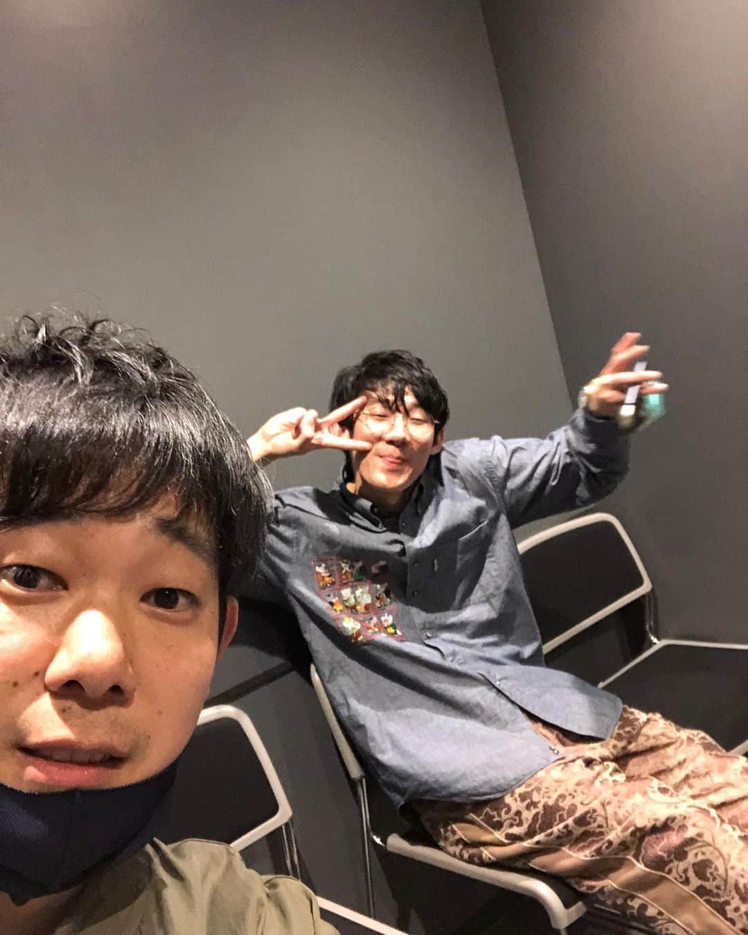 津田康平さんのインスタグラム写真 - (津田康平Instagram)「【THE 出陣】ありがとうございました😊  久しぶりに透と会えました😮‍💨👏  配信ありますので是非🫡  #ロングコートダディ　透 #マルセイユ  津田」4月19日 22時47分 - marseille_tsuda