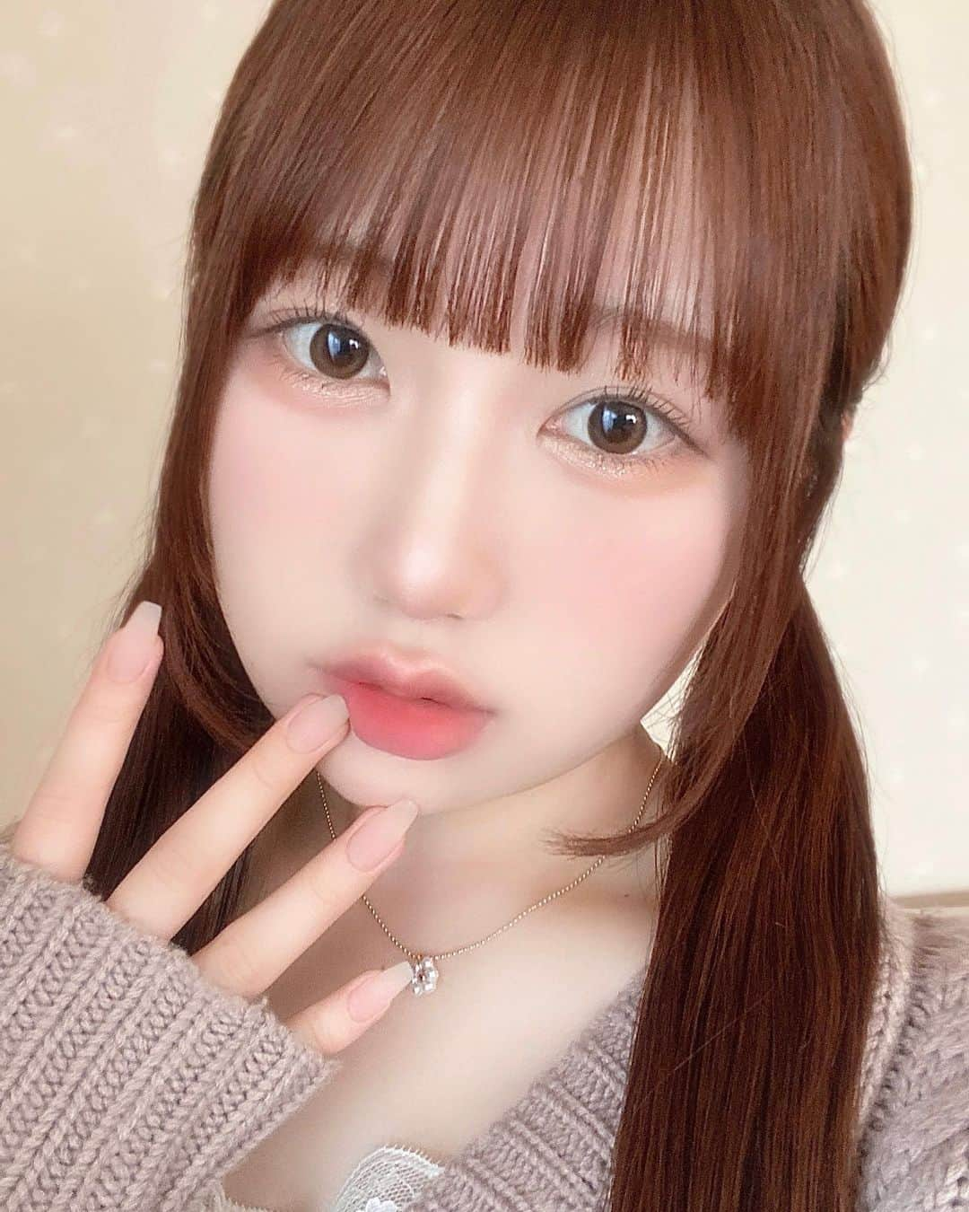 楠木しゅりのインスタグラム：「甜妹メイクしてみた 👧🏻🤍  いつもよりナチュラルだけどどうかな～～」