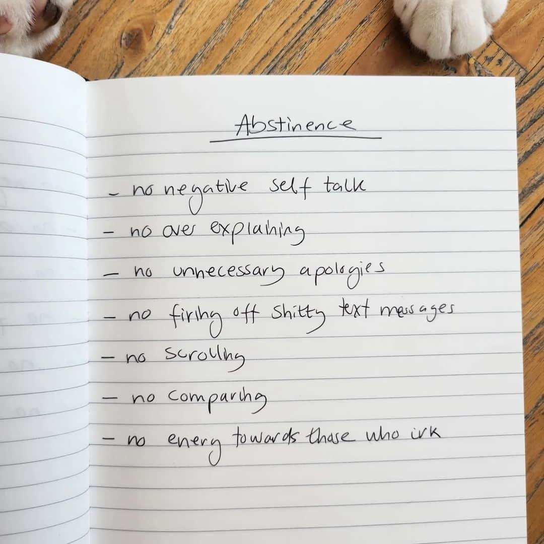 ファーン・コットンのインスタグラム：「Abstinence. What's on your list? ⬇️」