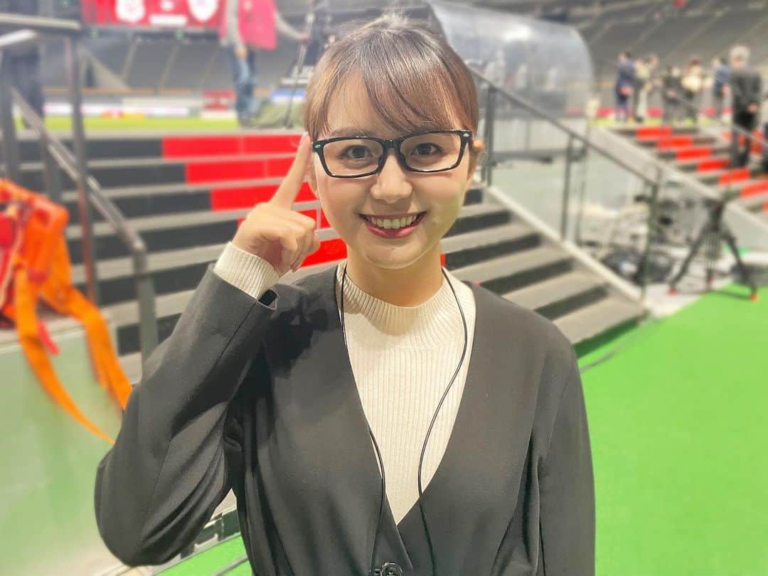 石野智子のインスタグラム：「🏆  ルヴァンカップ 北海道コンサドーレ札幌 vs サガン鳥栖  リポートとインタビューを担当しました🎤  スパチョーク選手、初来日のご家族の前で J初ゴールを含む2ゴール、おめでとうございます🦸‍♂️🇹🇭  個人的な反省と収穫は次の試合に活かします。  #ルヴァンカップ #consadole #コンサドーレ  #สุภโชคสารชาติ #interview #สุภโชค #ช้างศึก #supachok #supachoksarachat #congratulations #Jリーグ #アナウンサー #石野智子」