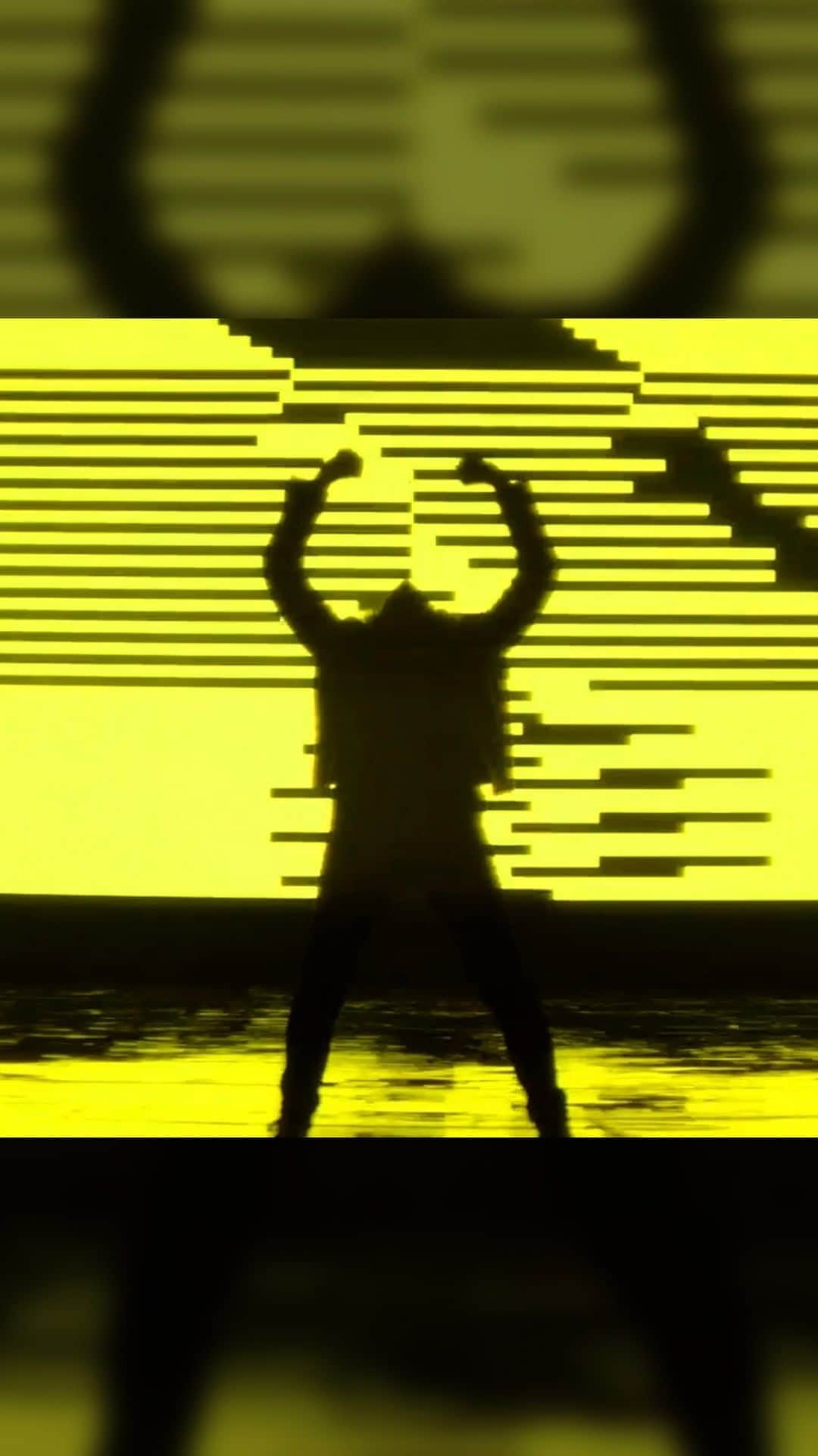 メタリカのインスタグラム：「⚠️ NEW VIDEO ⚠️ CHASING LIGHT  “Come on, give the boy a break…”  Watch the video ➡️ LINK IN BIO  Directed by @kimasendorf & @changdina」