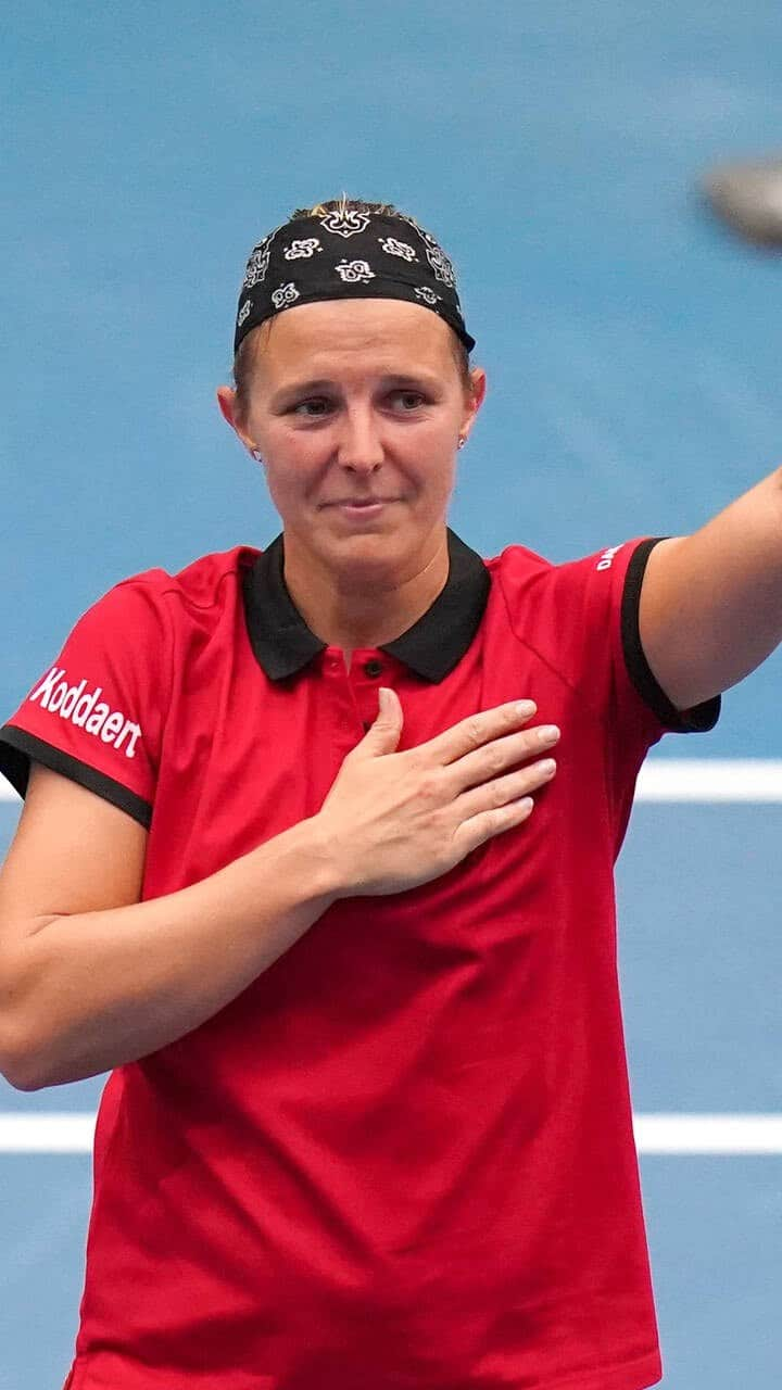 キルステン・フリプケンスのインスタグラム：「Thanks for all the memories Flipkens! 💜  After a 20 year #BJKCup career Kirsten Flipkens has announced the end of her time as a player for Team Belgium 🇧🇪」