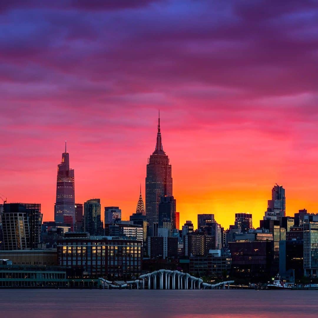 Empire State Buildingのインスタグラム：「I look good.   📸: @dantvusa」