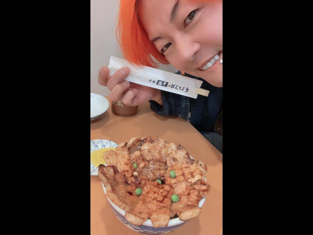 淳士さんのインスタグラム写真 - (淳士Instagram)「⁡ C10 in 北海道✨ ⁡ 帯広までドライブ🌇（写真2） ⁡ からの『ぱんちょう🐷』（写真3） ⁡ 最高一日( ´ ∀ ` )❤️ ⁡ #C10 #T.M.Revolution #VOTE #北海道 ⁡」4月19日 23時44分 - jz0330