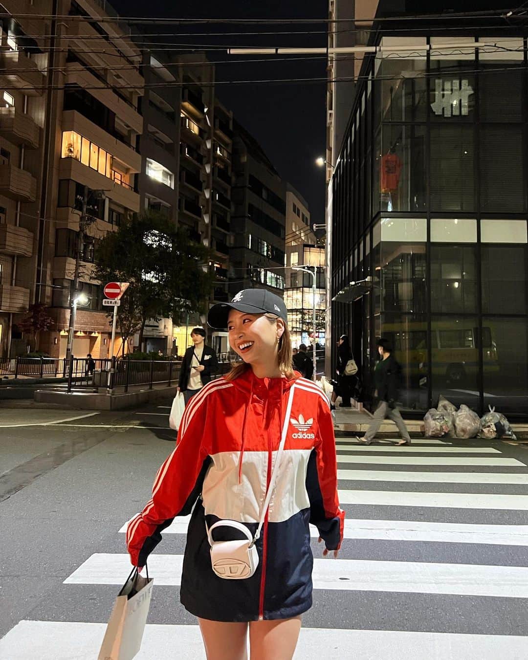 ヒロタナギサさんのインスタグラム写真 - (ヒロタナギサInstagram)「_  東京への長旅も終わり🗼  かと思いきや、 金曜日からはまたある所へ✈︎  人生旅しまくりたいーー☁️ #nagisatrip」4月19日 23時56分 - _nachan_812