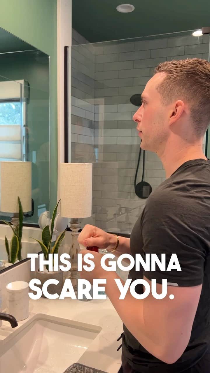 アダム・リッポンのインスタグラム：「Soap is stripping if you haven’t heard 🧼」