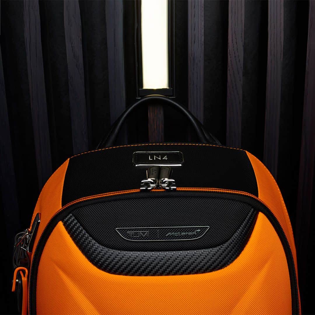 トゥミのインスタグラム：「Papaya. A true icon.   #TUMI #TUMIMcLAREN」