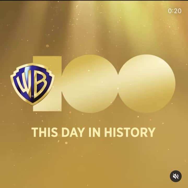 ダンテ・カーヴァーのインスタグラム：「#wb100 #SupermanAnniversay」